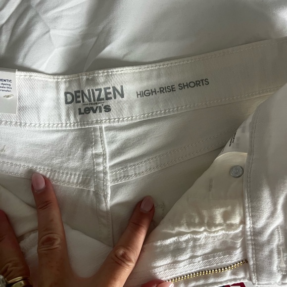NWT High rise denizen white jeans shorts - Picture 4 of 4